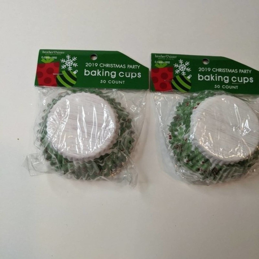 50 Christmas Party Baking Cups Holly Holiday Y